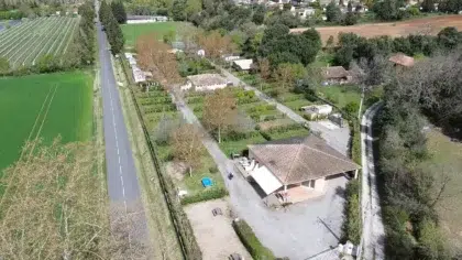 Vue aérienne du camping nature à deux pas de Castelnaudary